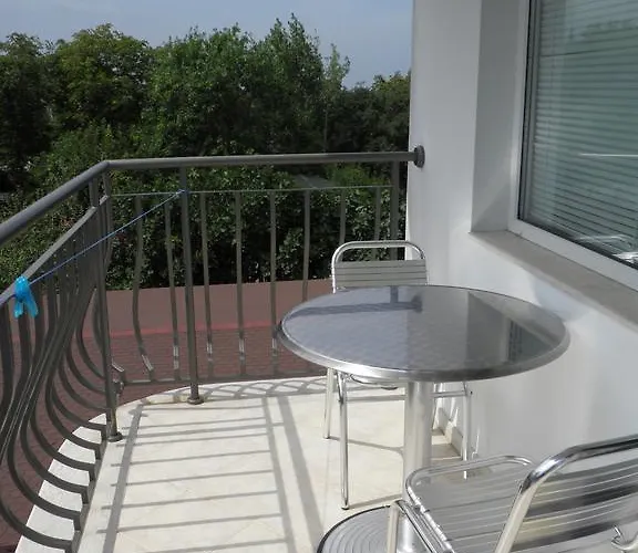 Family Maritime 酒店 阿赫托波尔