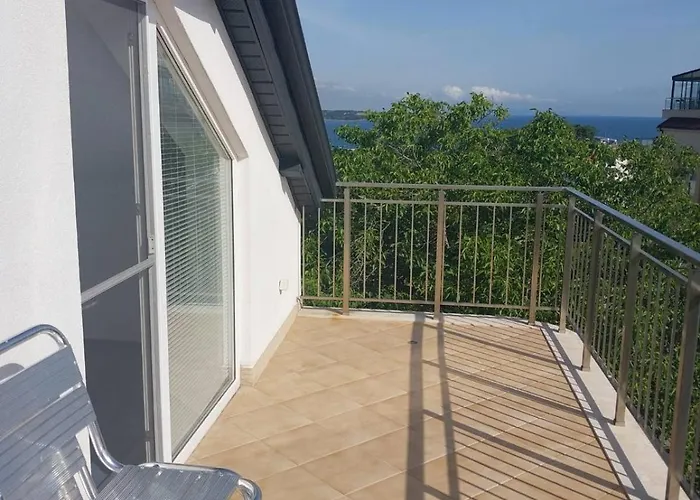 Family Maritime 2* 阿赫托波尔